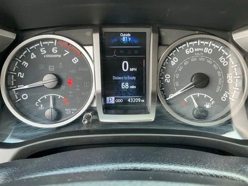 Used 2022 Toyota Tacoma SR5 w/ Technology Package AWD/4WD image 28