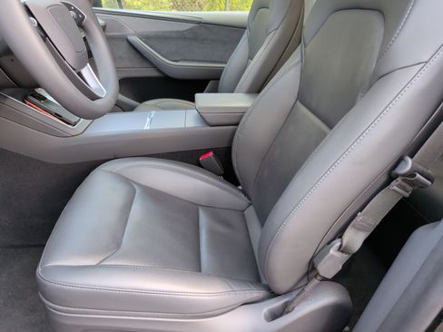 Used 2026 Tesla Model Y AWD image 23