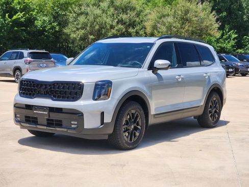Certified 2025 Kia Telluride SX Prestige X-Pro AWD/4WD image 3