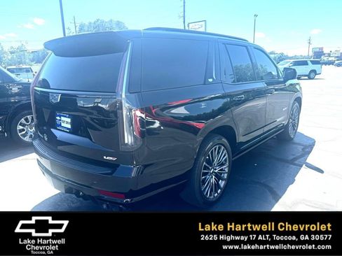 Used 2023 Cadillac Escalade V image 12
