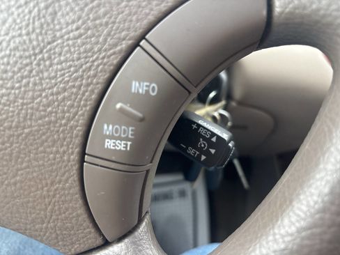 Used 2005 Toyota Camry XLE image 39