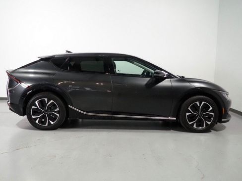 Used 2024 Kia EV6 Wind w/ Wind Technology Package AWD/4WD image 4