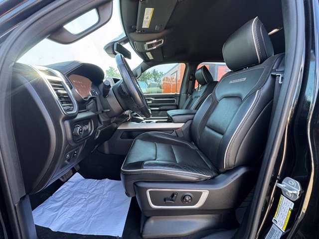 Used 2019 RAM 1500 Laramie w/ Sport Appearance Package AWD/4WD image 10