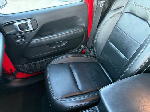 Used 2023 Jeep Wrangler Sahara image 20