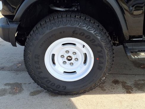 New 2025 Ford Bronco Heritage Edition image 30