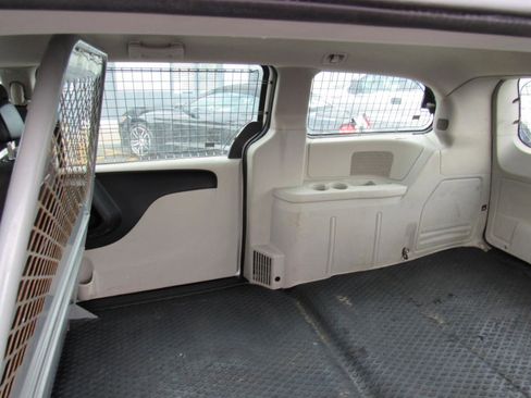 Used 2011 Dodge Grand Caravan image 20