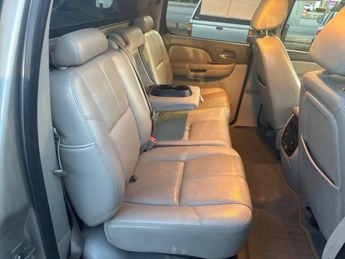 Used 2008 Chevrolet Avalanche LTZ AWD/4WD image 14