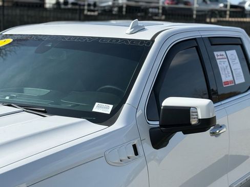 Used 2022 GMC Sierra 1500 Denali w/ Denali Premium Package image 17