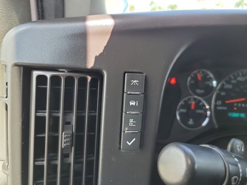 Used 2021 Chevrolet Express 2500 w/ Driver Convenience Package RWD image 26