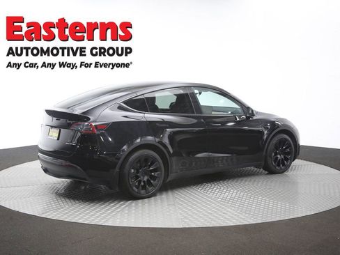 Used 2024 Tesla Model Y Long Range AWD/4WD image 36