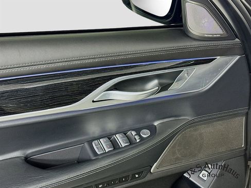 Used 2021 BMW 750i xDrive 750i xDrive w/ Executive Package image 23