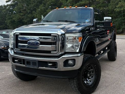 Used 2015 Ford F250 Lariat w/ Lariat Chrome Package AWD/4WD image 54