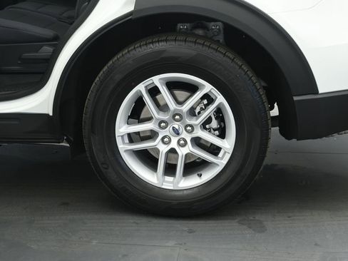 New 2026 Ford Explorer Active RWD image 23