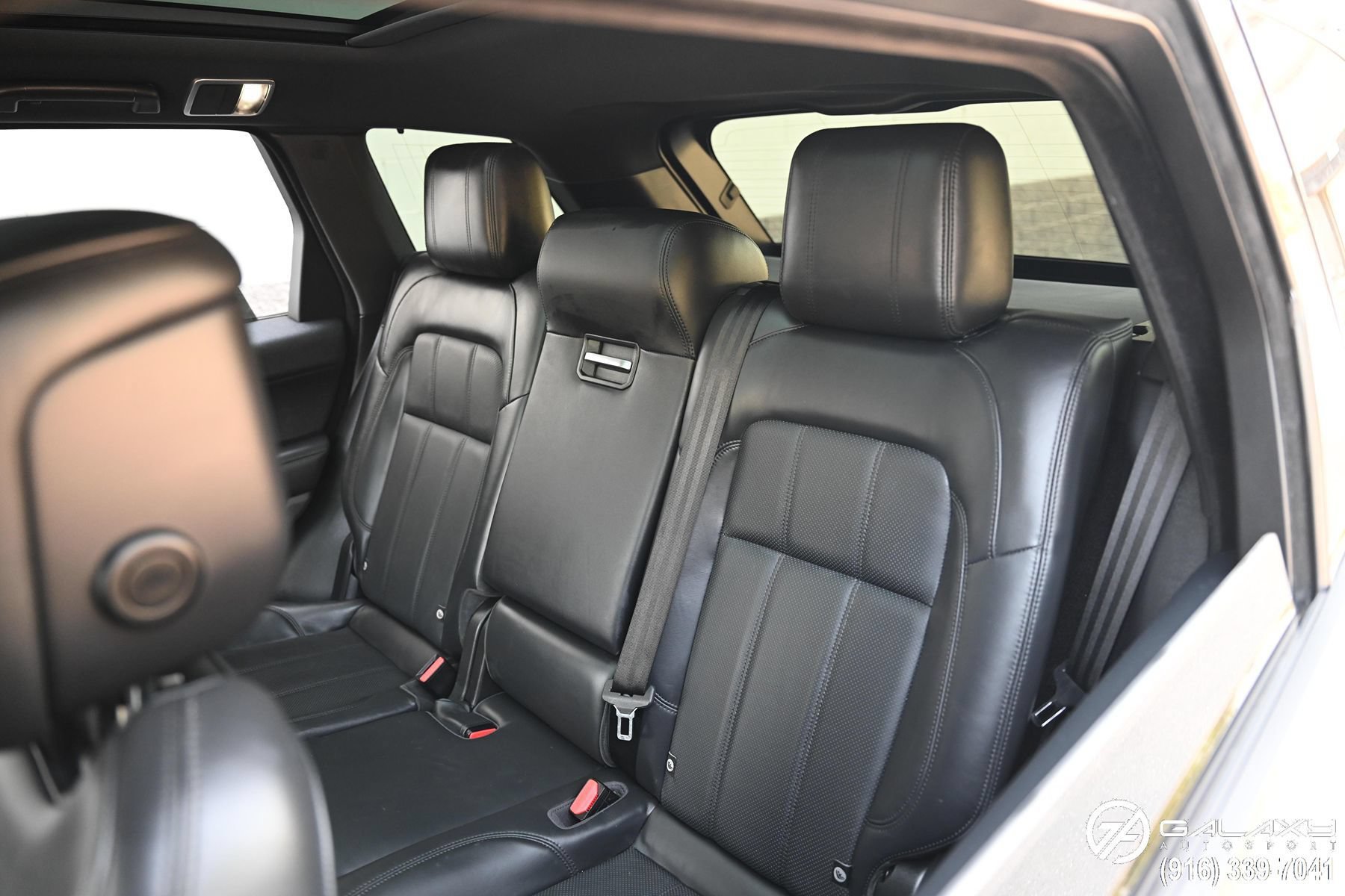 Used 2019 Land Rover Range Rover Sport HSE AWD/4WD image 16
