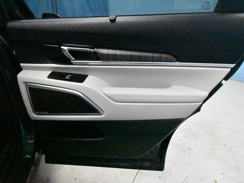 Used 2023 Kia Telluride EX w/ EX Captain's Chair Package image 30