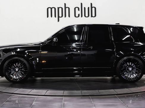 Used 2021 Rolls-Royce Cullinan image 3