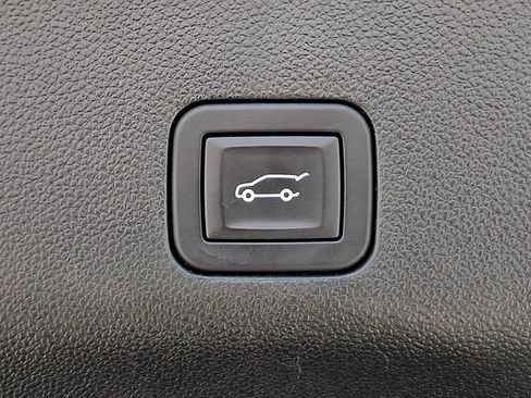 Used 2024 GMC Yukon XL Denali Ultimate AWD/4WD image 31