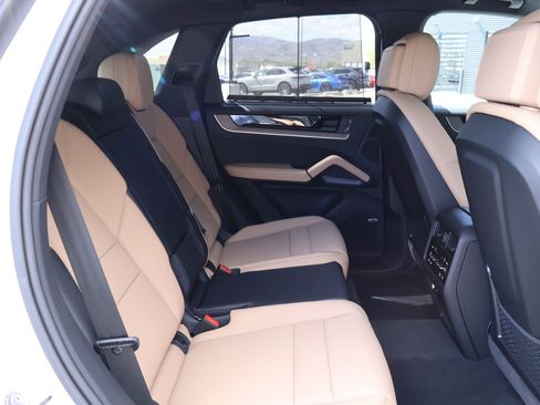 New 2026 Porsche Cayenne image 25