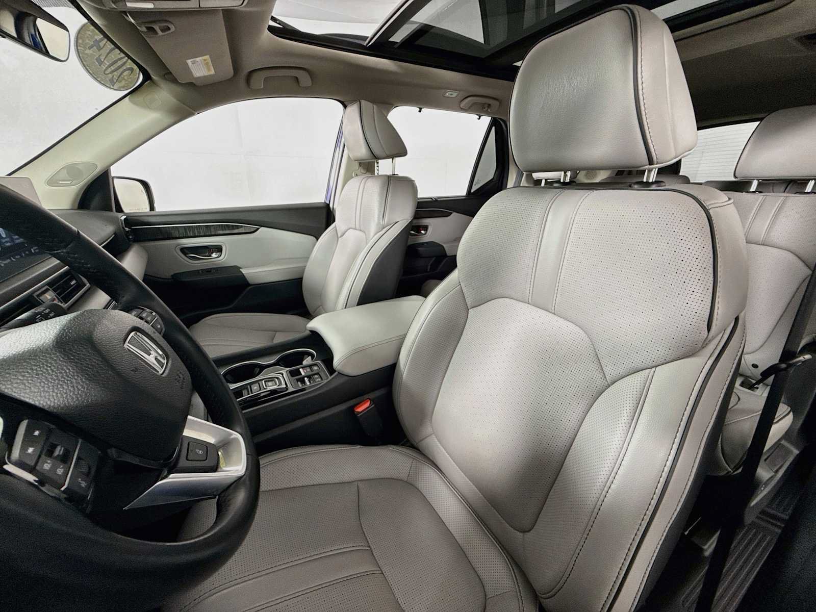 Certified 2024 Honda Pilot Elite image 32