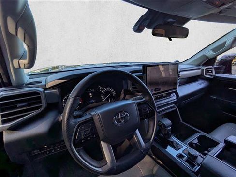Used 2022 Toyota Tundra SR5 w/ SR5 Premium Package AWD/4WD image 10