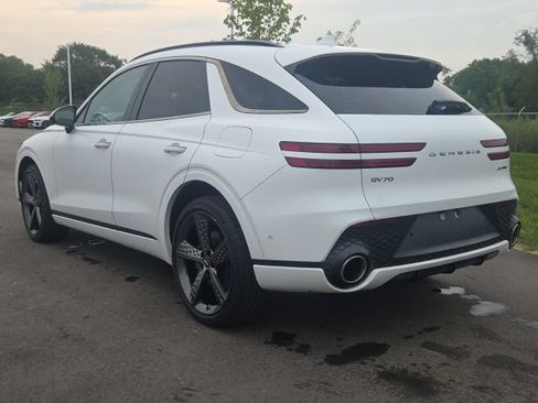Used 2022 Genesis GV70 3.5T Sport w/ Sport Prestige Package AWD/4WD image 14