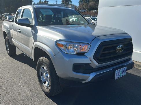 Used 2022 Toyota Tacoma SR w/ SR Convenience Package image 4