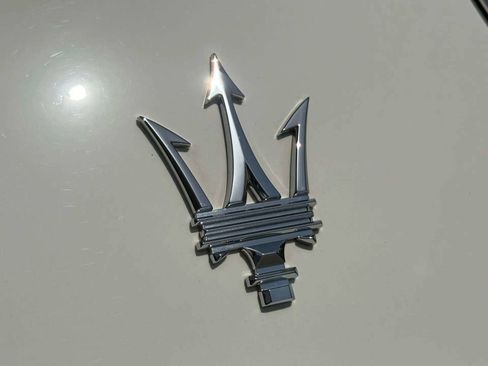 Certified 2023 Maserati Levante GT AWD/4WD image 38