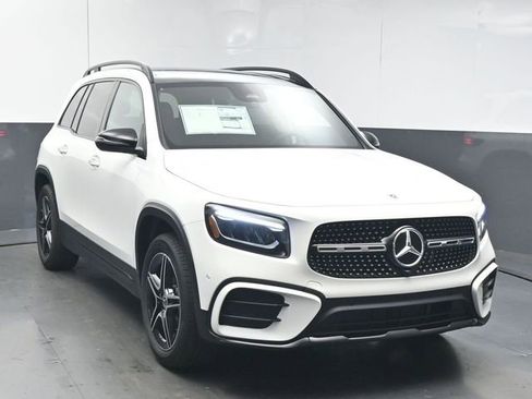 Used 2026 Mercedes-Benz GLB 250 image 2