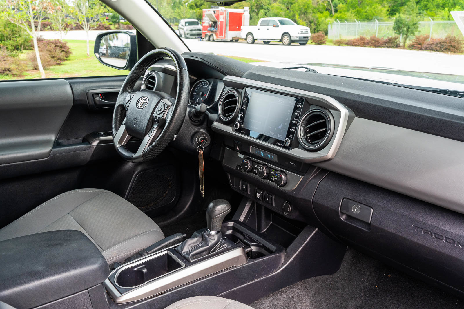 Used 2021 Toyota Tacoma SR5 RWD image 12