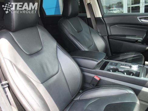 Used 2022 Ford Edge Titanium AWD/4WD image 28