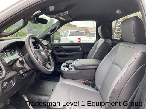 New 2024 RAM 2500 Tradesman w/ Chrome Appearance Group image 18