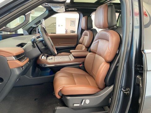 New 2026 Lincoln Navigator Reserve AWD/4WD image 47