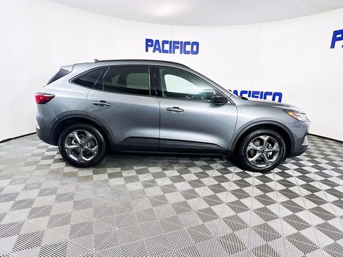 Certified 2025 Ford Escape ST-Line image 9