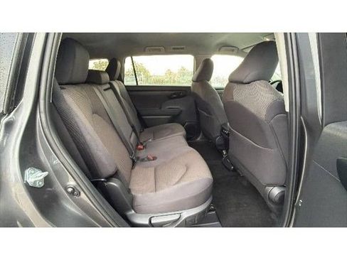 Certified 2025 Toyota Highlander LE FWD image 37