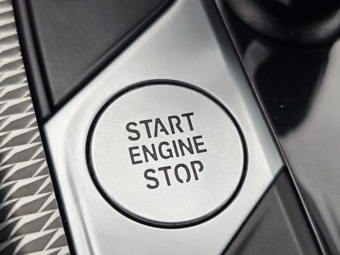 Used 2021 BMW M440i Convertible w/ Premium Package image 18