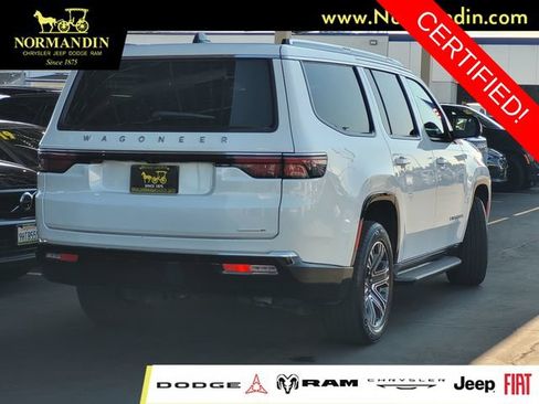 Certified 2024 Jeep Wagoneer Series II w/ Flexible Seating Group RWD image 4