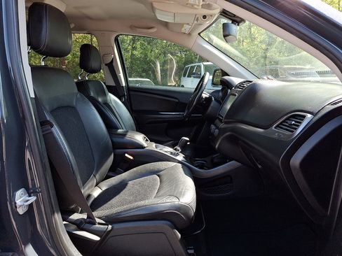 Used 2018 Dodge Journey Crossroad FWD image 13