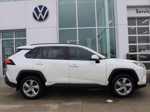Used 2019 Toyota RAV4 Limited image 5