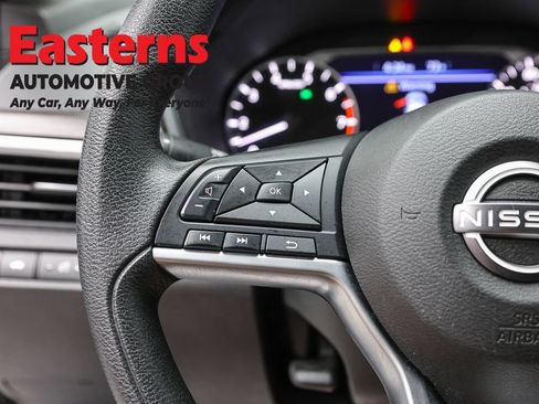Used 2023 Nissan Altima 2.5 SV FWD image 15