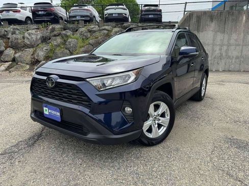 Used 2019 Toyota RAV4 XLE w/ All Weather Liner Package AWD/4WD image 2