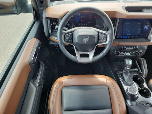 Used 2024 Ford Bronco Outer Banks AWD/4WD image 12