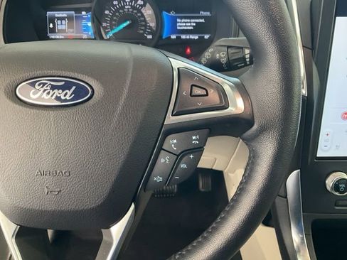 Used 2023 Ford Edge Titanium AWD/4WD image 11