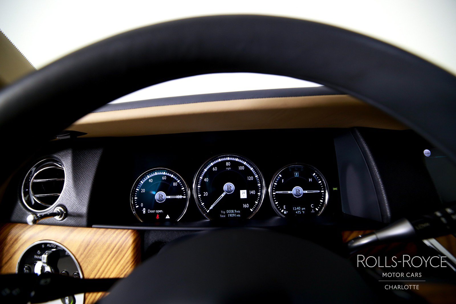 Certified 2020 Rolls-Royce Cullinan AWD/4WD image 15