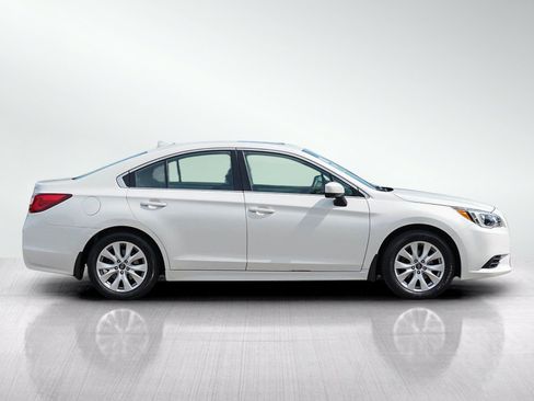 Used 2017 Subaru Legacy 2.5i Premium w/ Moonroof Package AWD/4WD image 6