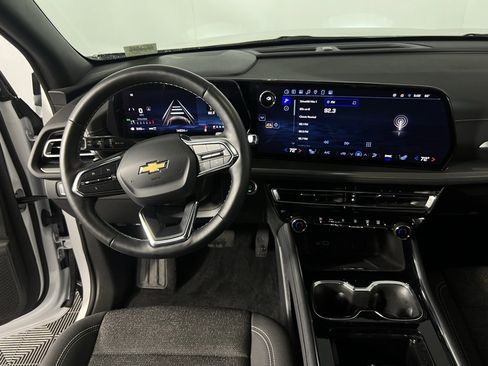 Used 2024 Chevrolet Traverse LT image 14