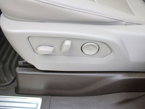 Used 2024 Chevrolet Silverado 1500 LTZ image 28