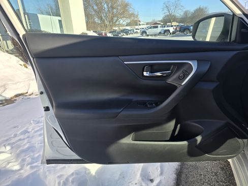 Used 2017 Nissan Altima 2.5 SV w/ Convenience Package image 15
