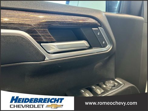 Certified 2023 GMC Sierra 1500 Elevation w/ Preferred Package AWD/4WD image 11