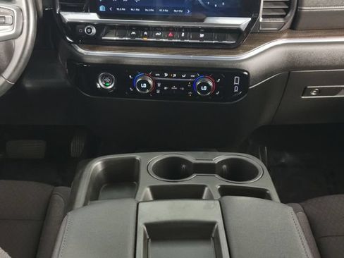 Used 2024 Chevrolet Silverado 1500 LT AWD/4WD image 23