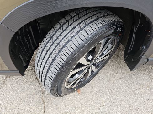 Certified 2023 Subaru Forester Limited image 36